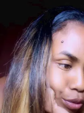 Cam4 Watch Live Sex Cams of Dinah974