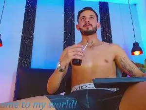Cam4 Free Live Porn of Klark_kent