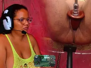 Cam4 Free Live Porn of MhiaRey