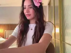 Cam4 Free Live Porn of aisha_eilish