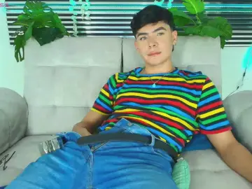 Cam4 Watch Live Sex Cams of CamiiGuzman