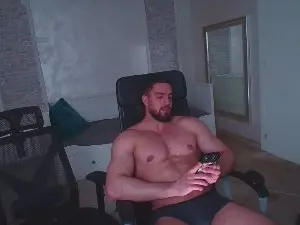 Cam4 Live Porn of IvanHyde