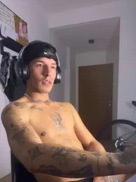 Cam4 Free Porn Cam of magnoricci