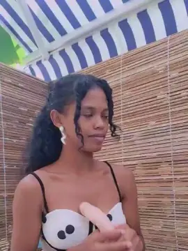 Cam4 Live Sex Cam of SissiFrenchy