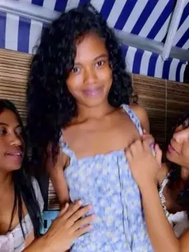 Cam4 Watch Live Sex Cams of SissiFrenchy