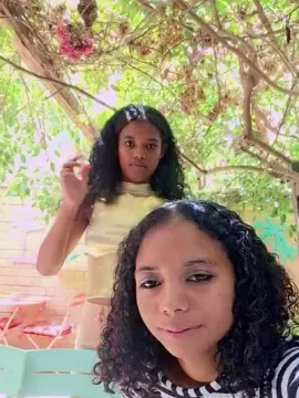 Cam4 Live Sex Cam of SissiFrenchy