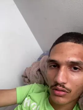 Cam4 Free Live Porn of Rafael_sexyl