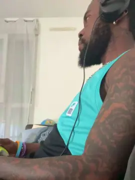 Cam4 Free Live Porn of Bigblackfrenck