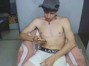 Cam4 Free Porn Cam of Noah_sokolov_