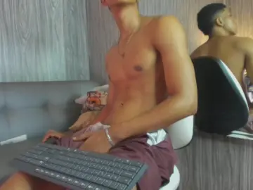 Cam4 Live Sex Cam of BruceSmiith