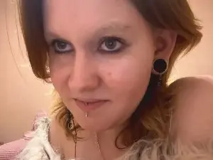 Cam4 Live Sex of IleenCostell