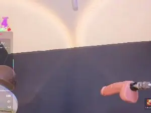 Cam4 Watch Live Sex Cams of Agatha_Monfortt