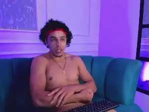 Cam4 Live Sex of Adrian_Volt_