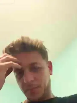 Cam4 Free Live Porn of maxiklz1