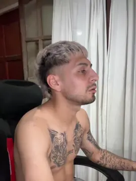 Cam4 Live Sex Cam of demoniioojoaqu3