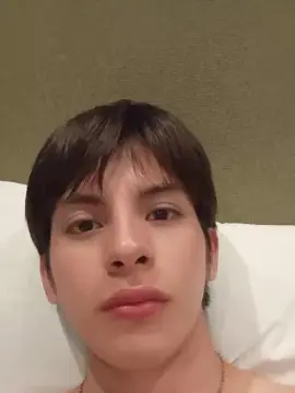 Cam4 Adult Webcam of ApoloMilk400