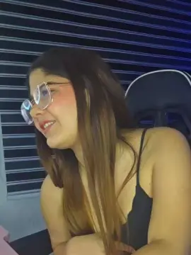 Cam4 Free Live Porn of AliceP0