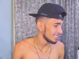 Cam4 Watch Live Sex Cams of TAHIELRYAN23CM