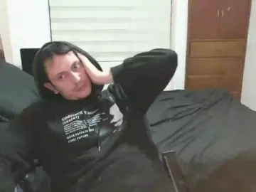 Cam4 Live Sex Cam of Serguioguecha33