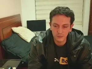 Cam4 Live Sex Cam of Serguioguecha33