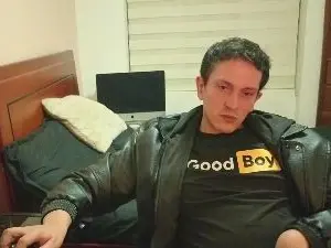 Cam4 Free Live Porn of Serguioguecha33