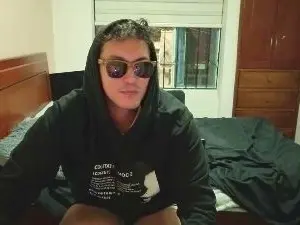 Cam4 Sex Chat of Serguioguecha33