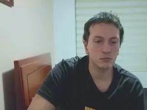 Cam4 Live Porn of Serguioguecha33