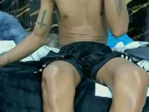 Cam4 Live Sex of chico_latino23