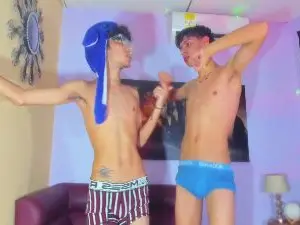 Cam4 Free Live Porn of Trio_twink_hot