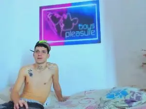 Cam4 Live Sex Cam of alex_boys