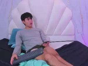 Cam4 Free Live Porn of hoot_booys_