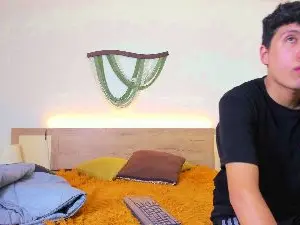 Cam4 Adult Webcams of hoot_booys_