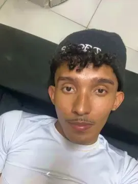 Cam4 Live Sex Cam of MavyFelipe