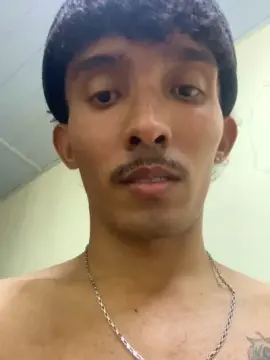 Cam4 Live Sex Cam of MavyFelipe