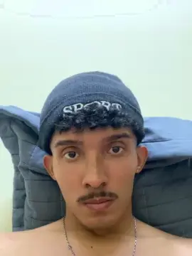 Cam4 Live Sex Cam of MavyFelipe