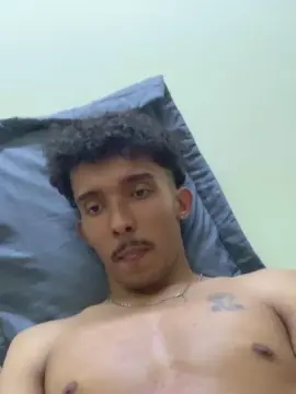 Cam4 Free Live Porn of MavyFelipe