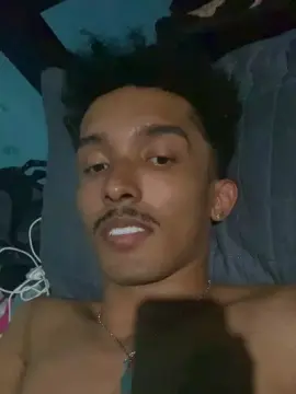Cam4 Free Porn Cam of MavyFelipe