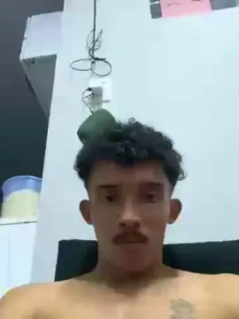 Cam4 Live Porn of MavyFelipe