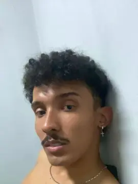 Cam4 Sex Cam of MavyFelipe
