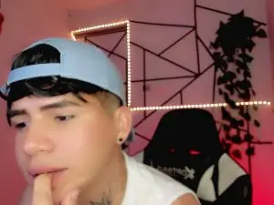 Cam4 Sex Cam of Tayson_Rivers