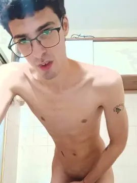 Cam4 Live Sex of twinkexxxequiel