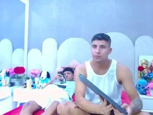 Cam4 Live Sex of partyduoboys