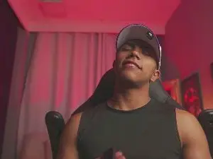 Cam4 Private Sex Chat of Colstorw_