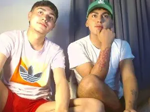Cam4 Adult Webcam of noah_hotboys18