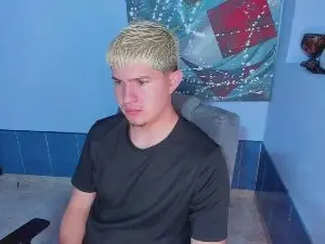 Cam4 Live Porn of patrik027