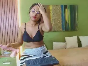 Cam4 Adult Webcams of Zaara_Black