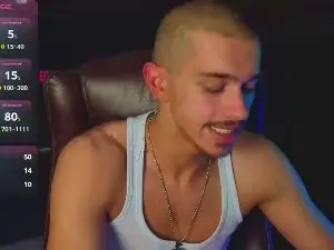 Cam4 Free Live Porn of KaydenDrew