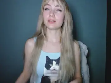 Cam4 Nude Webcam of LuciaAdorable