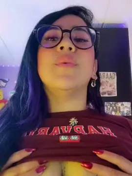 Cam4 Free Porn Cam of julibella_swee4