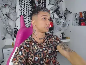 Cam4 Private Sex Chat of Leonard_Price